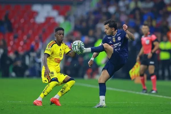 Alan Mozo viene de jugar contra América ingresando desde la banca. (Getty Images)