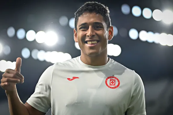 Luis Romo es refuerzo de Cruz Azul para el Apertura 2024 (Imago 7)