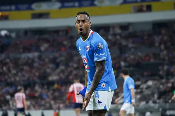 Los 3 jugadores de Cruz Azul que podrían perderse el Clásico Joven (Imago 7)