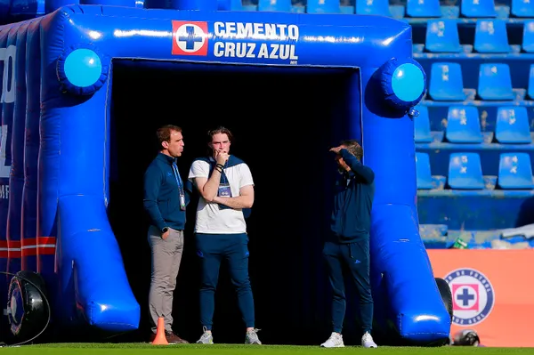 Reunión clave en Cruz Azul tras la derrota en el Clásico (Jam Media)