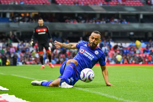 Moisés Vieira volvería a la titularidad en el Monterrey vs. Cruz Azul (Imago 7)