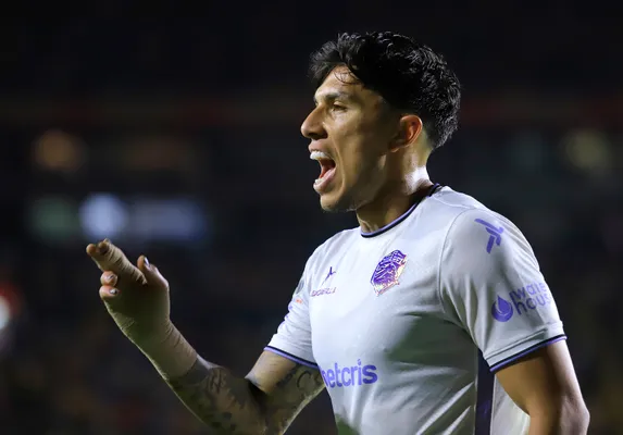 Carlos Salcedo ficharía por Juárez tras dejar Cruz Azul (Jam Media)