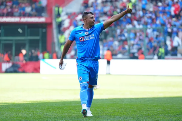 Esto le costaría a Cruz Azul la rescisión del contrato de Iván Morales (Imago 7)