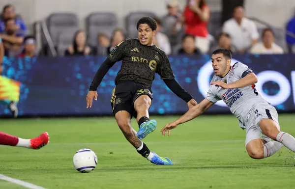 David Martínez fue la figura de LAFC tras anotarle un doblete a Cruz Azul.
