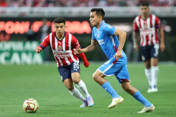 El último Cruz Azul - Chivas fue con derrota 1-2 para La Máquina. (Getty Images)