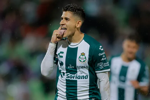 La verdad detrás del posible fichaje de Santi Muñoz por Cruz Azul (Getty Images)