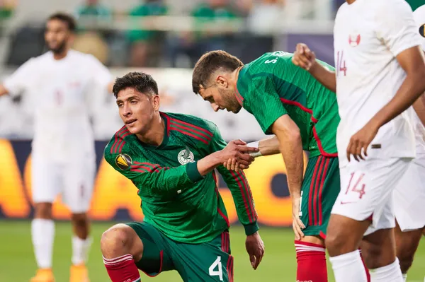 El West Ham de Edson Álvarez preguntó por Santiago Giménez (Imago)
