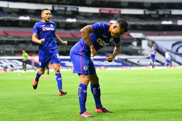 Yoshimar Yotún y su peculiar baile de 'Pocoyó' (Imago 7)