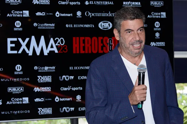 Arturo Elías Ayub confesó si compraría Cruz Azul (Imago)