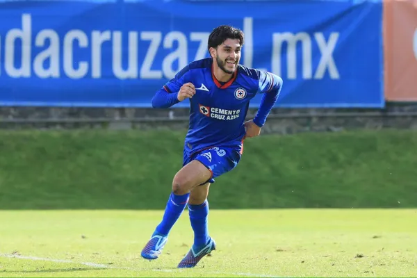 Louis Estrada Derbez, canterano de Cruz Azul.