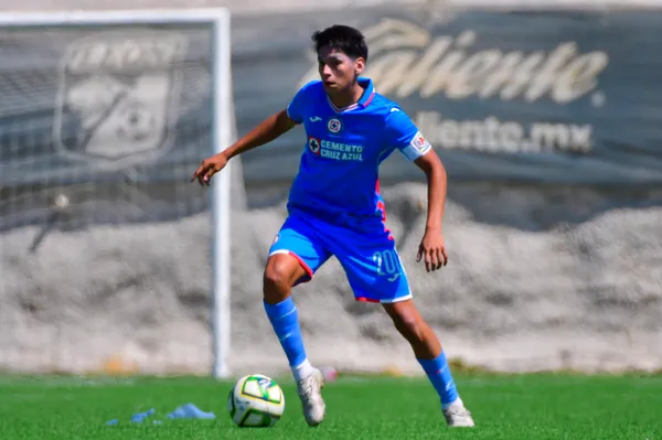Cruz Azul bajó notoriamente el promedio de edad de su plantel (Imago 7)