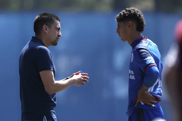 Héctor Gutiérrez, DT de Cruz Azul Sub-18. (Foto: Imago7)