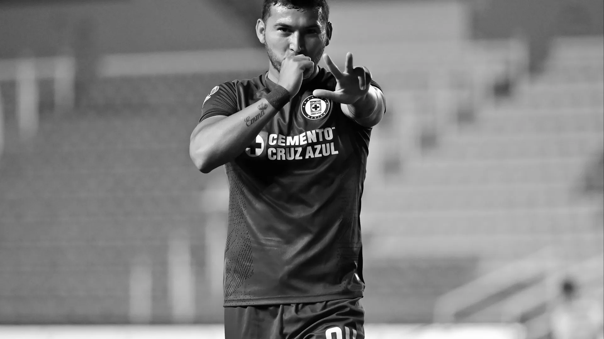 Cruz Azul dice adiós a Juan Escobar, pero el defensor podría retornar en el 2025