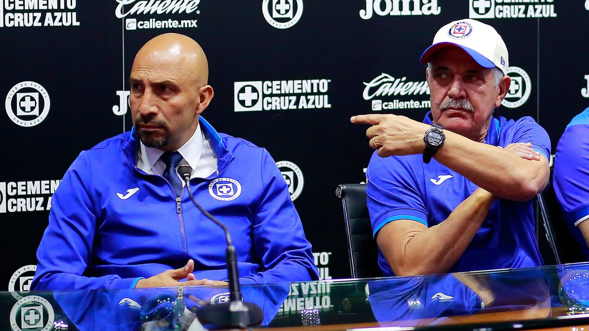 Los refuerzos que buscará Cruz Azul en el próximo mercado de fichajes
