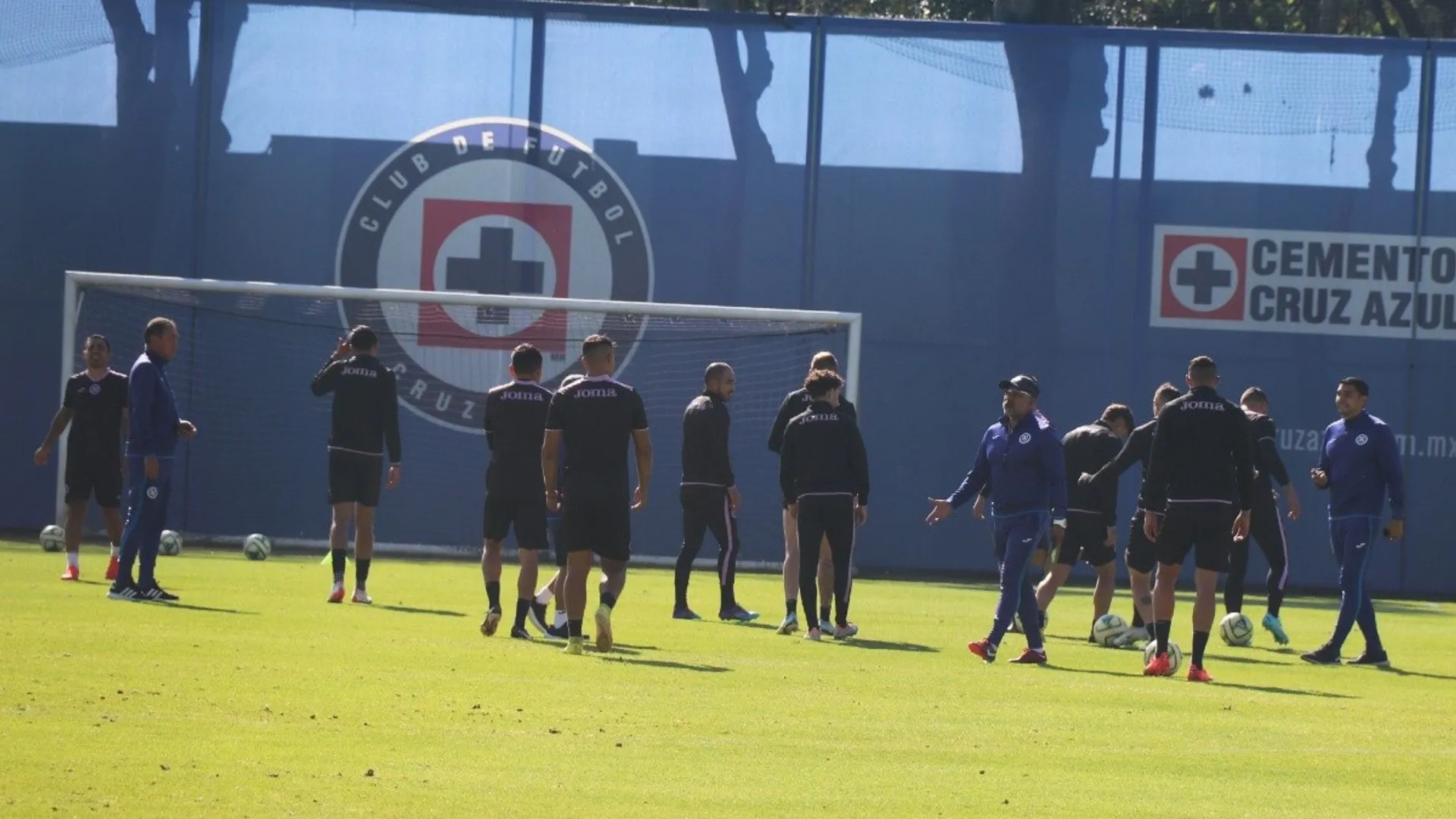 ¿Quién será el centro delantero de Cruz Azul ante Necaxa?