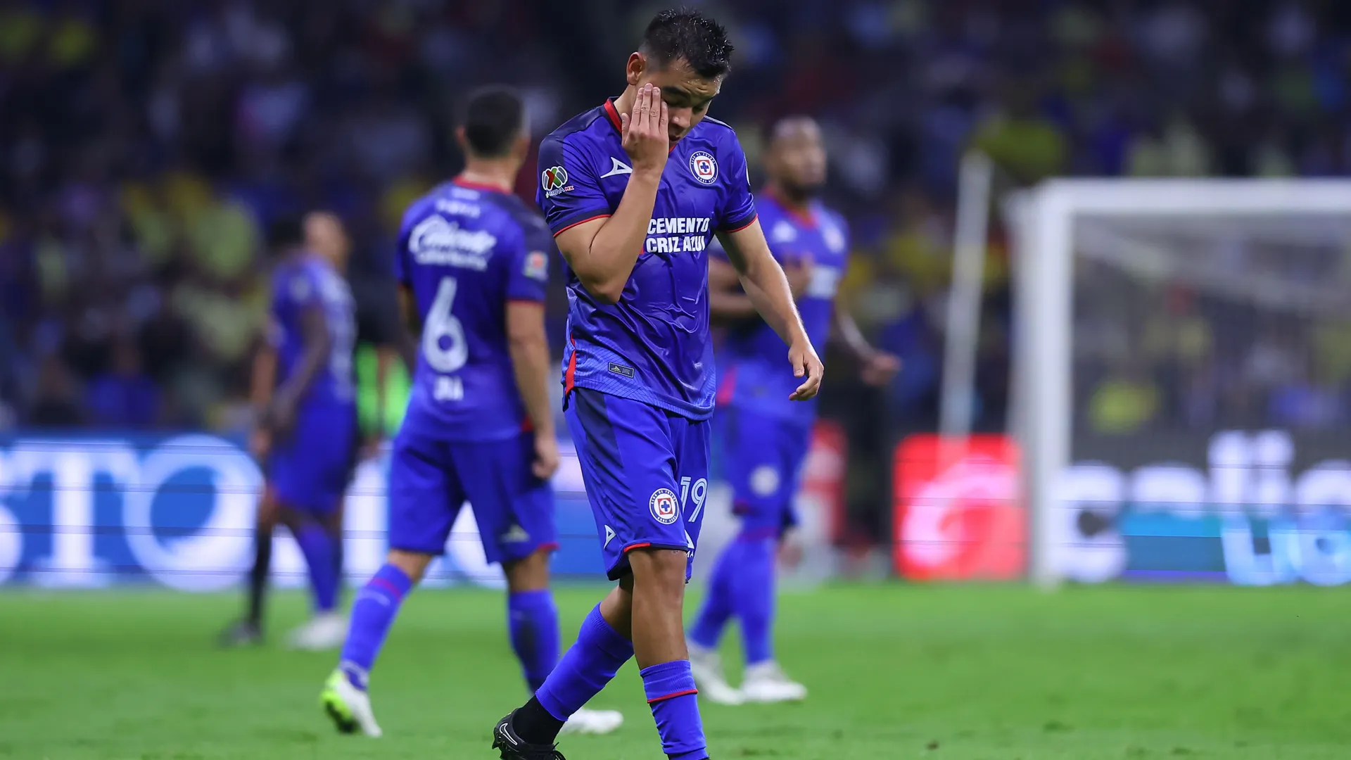 Cruz Azul espera informe para poder apelar expulsión de Charly Rodríguez en el Clásico Joven