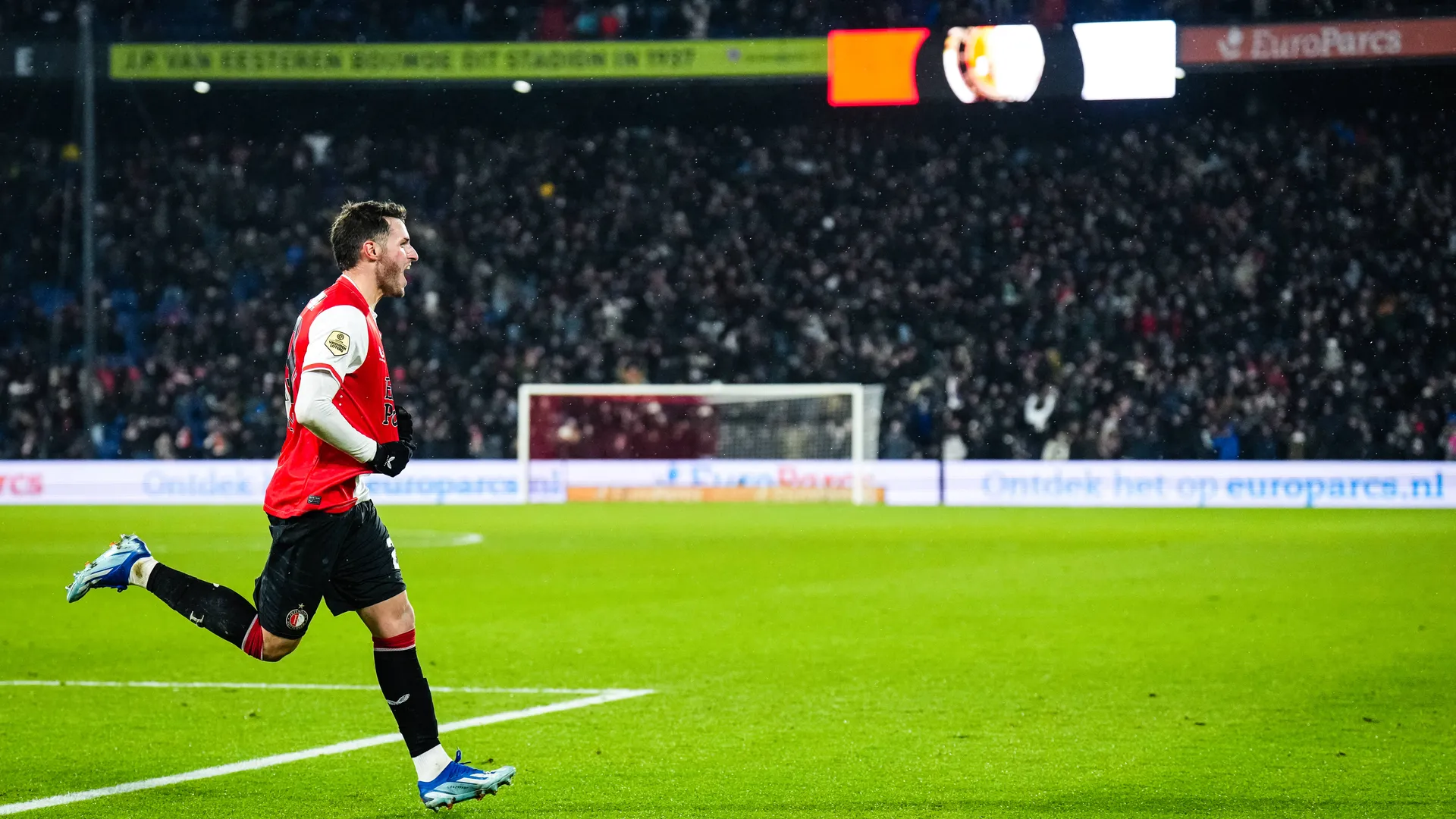 Ex Cruz Azul: Santiago Giménez hace historia en la Eredivise y supera marca de Luis Suárez