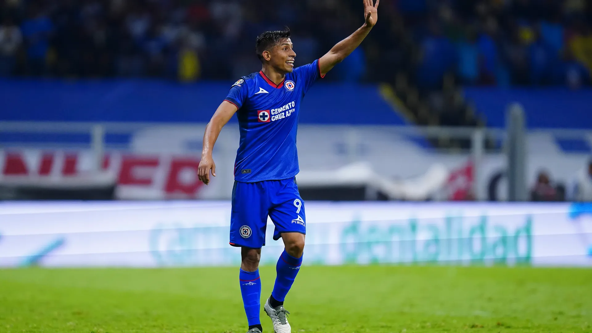 VIDEO: Ángel Sepúlveda marca una obra de arte y da la ventaja a Cruz Azul sobre Necaxa