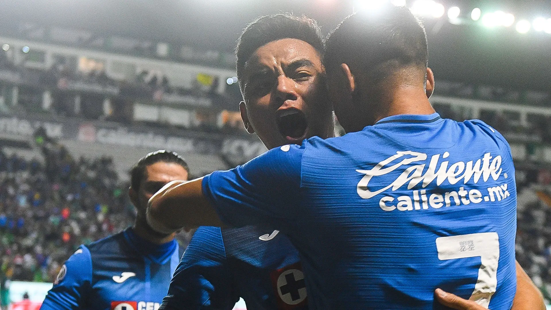 Cruz Azul CONFIRMA BAJA de dos futbolistas de la pretemporada