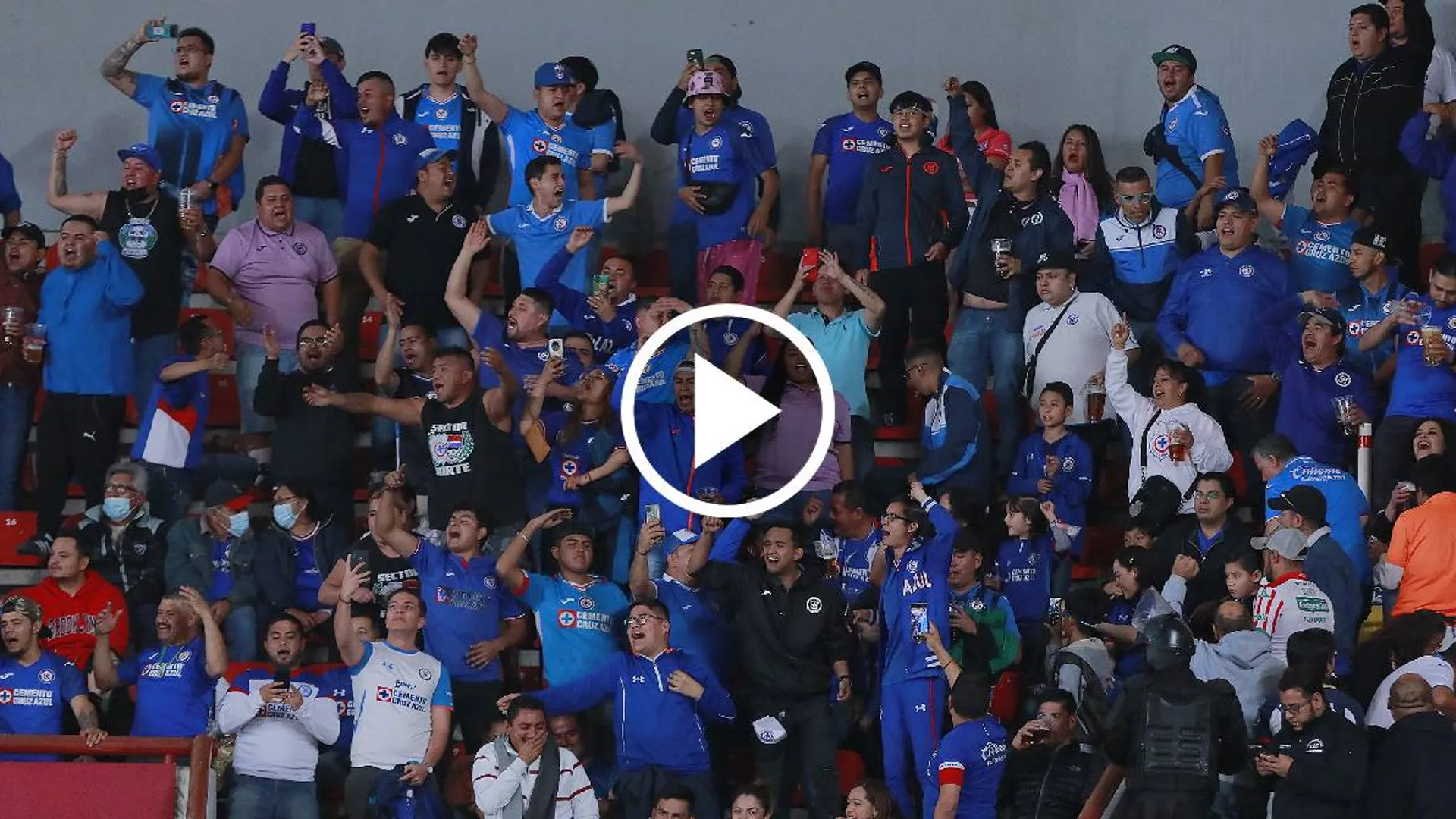 El recibimiento de la afición a Cruz Azul en San Luis