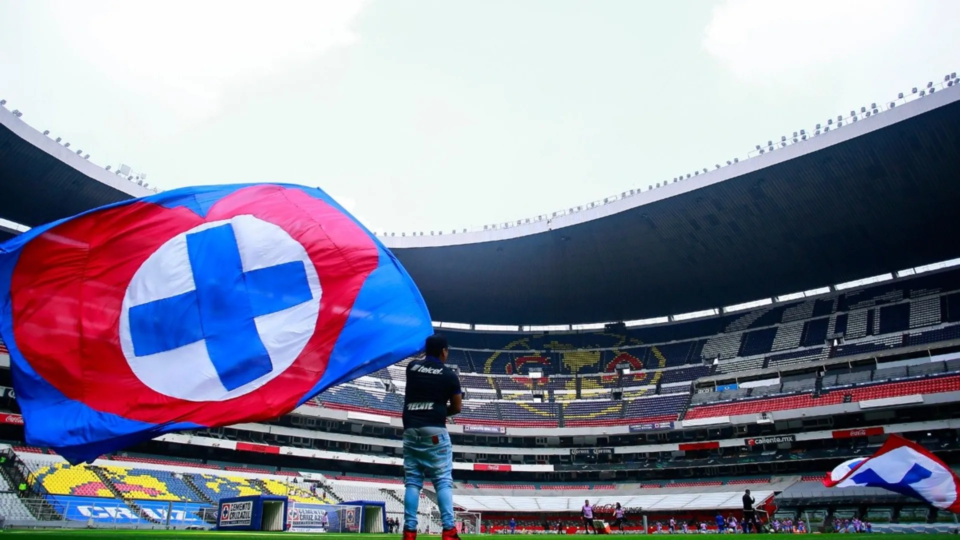 El motivo por el que Cruz Azul no saldría del Estadio Azteca este año