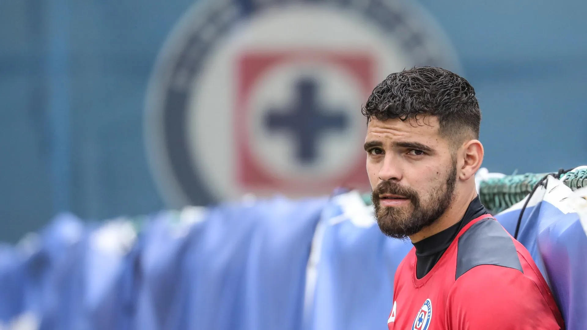 ¿Polémica a la vista? Cruz Azul y Ricardo Ferretti difieren sobre el portero titular