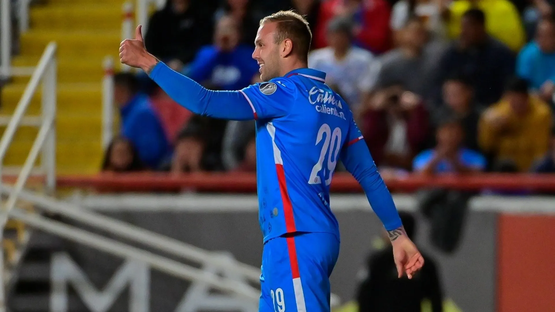 Ante el ambiente sombrío, surge un destello de luz para Cruz Azul
