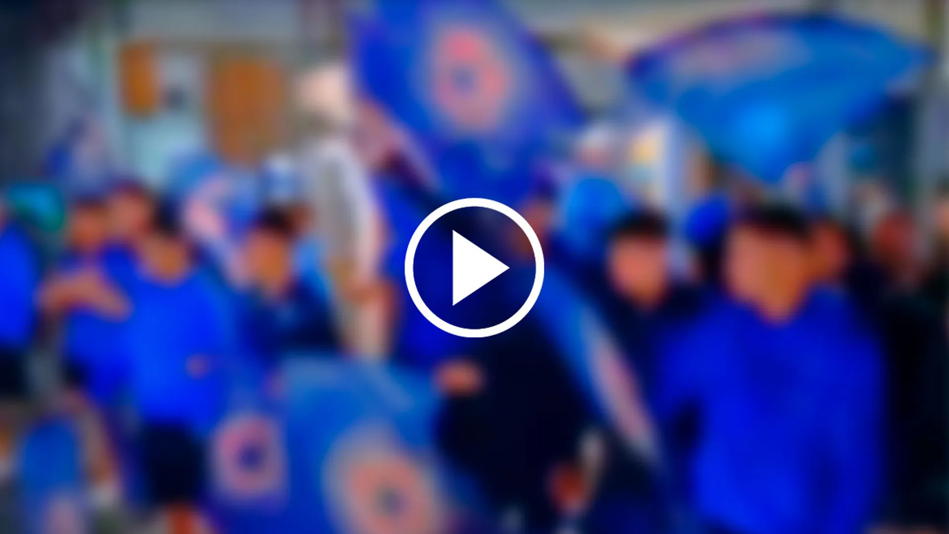 VIDEOS: Cruz Azul recibe serenata de su afición rumbo al partido contra América