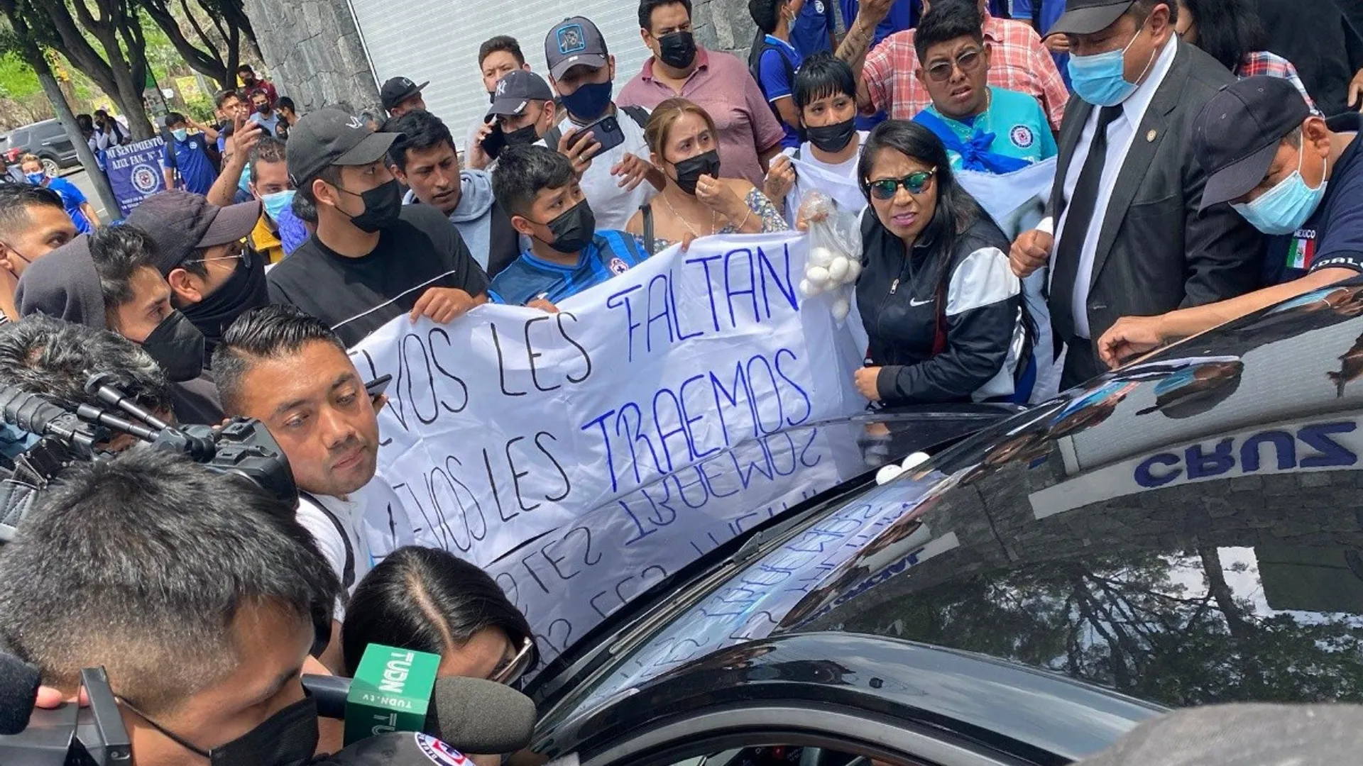 Polémica: ¿Cruz Azul prohibió la firma de autógrafos a sus jugadores?