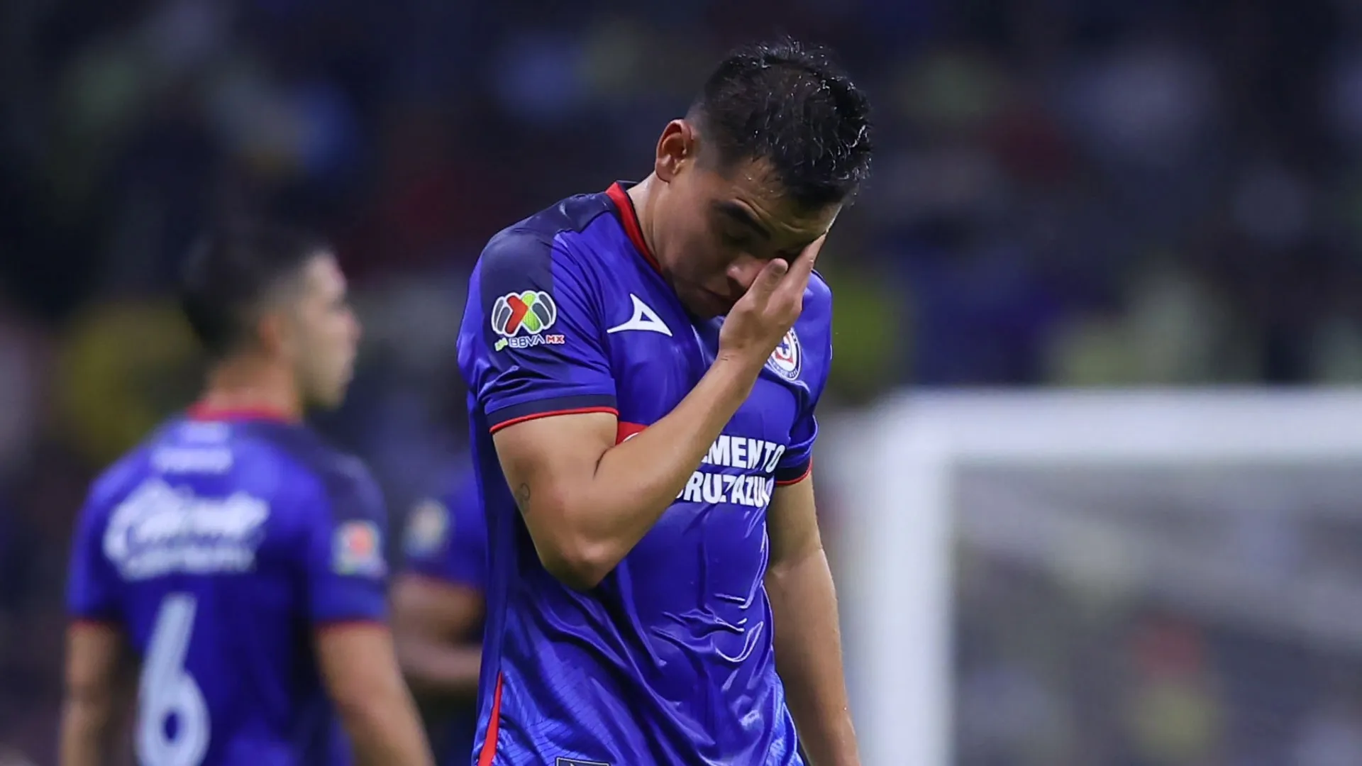 ¡Perdió el talento! Charly Rodríguez, lejos de su nivel futbolístico en Cruz Azul