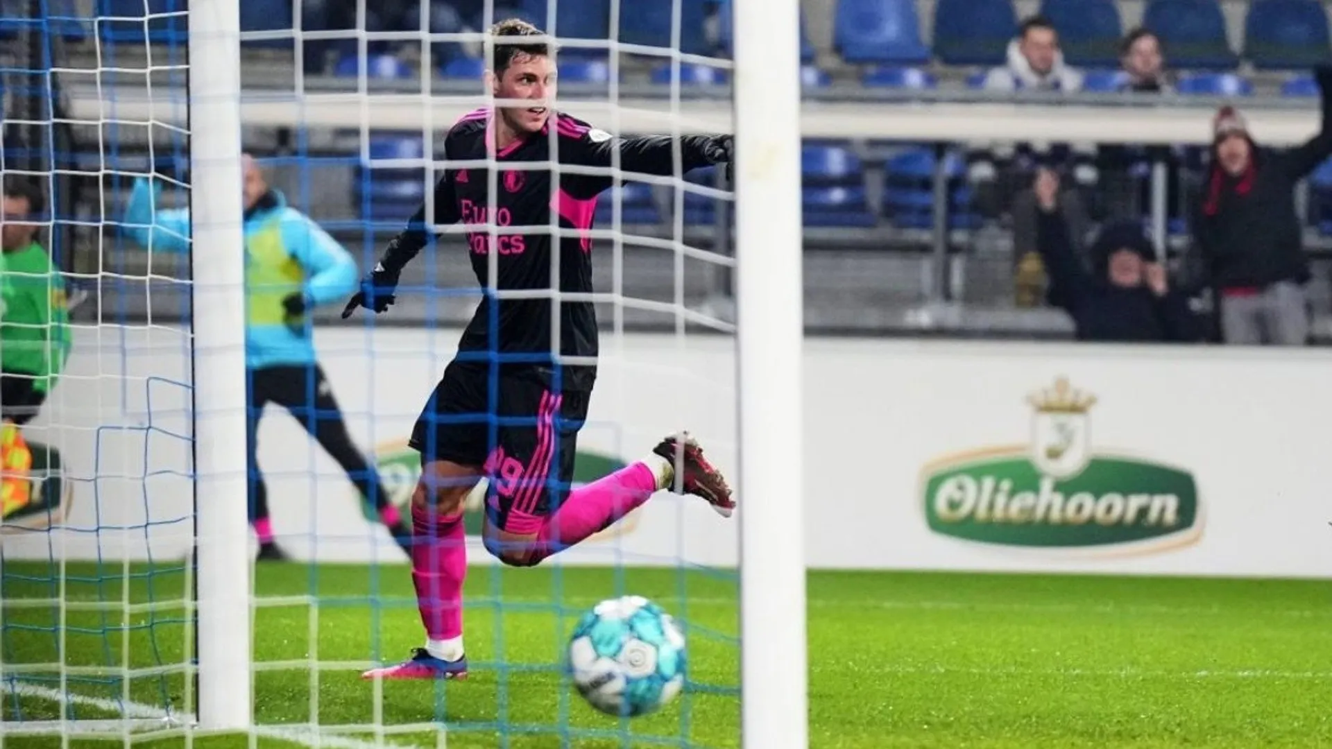 Ex Cruz Azul: Santiago Giménez mete al Feyenoord en las semifinales de la Copa de los Países Bajos