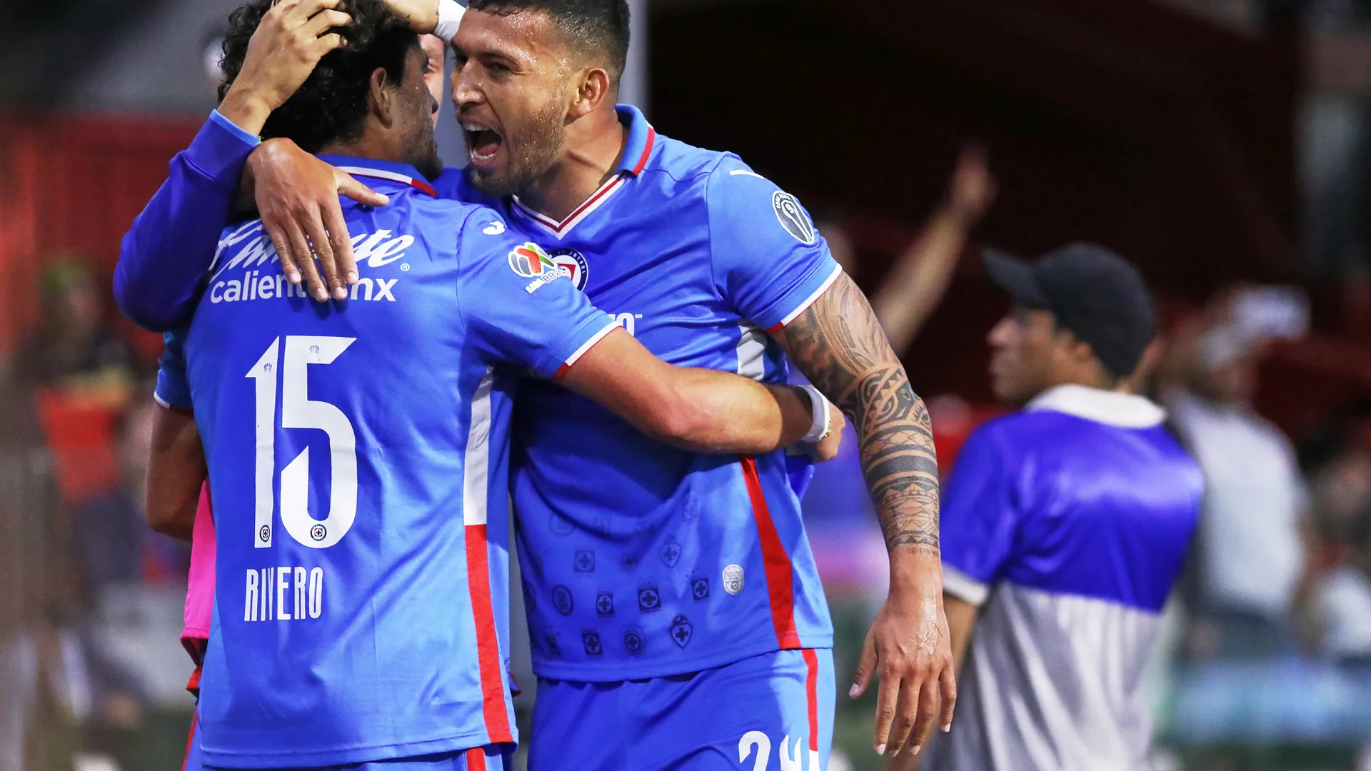 El inesperado jugador que podría quitarle la cinta de capitán a Juan Escobar en Cruz Azul