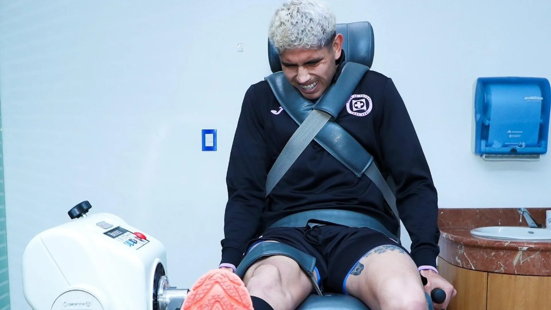 Carlos Vargas podrá debutar en Cruz Azul contra Necaxa: Registrado y con dorsal listo