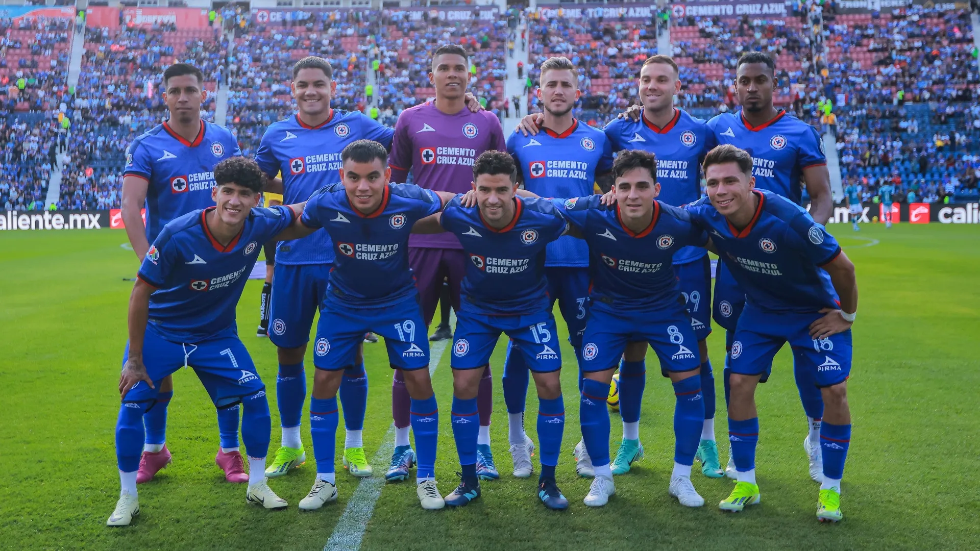 El jugador de Cruz Azul que está muy cerca del gol.