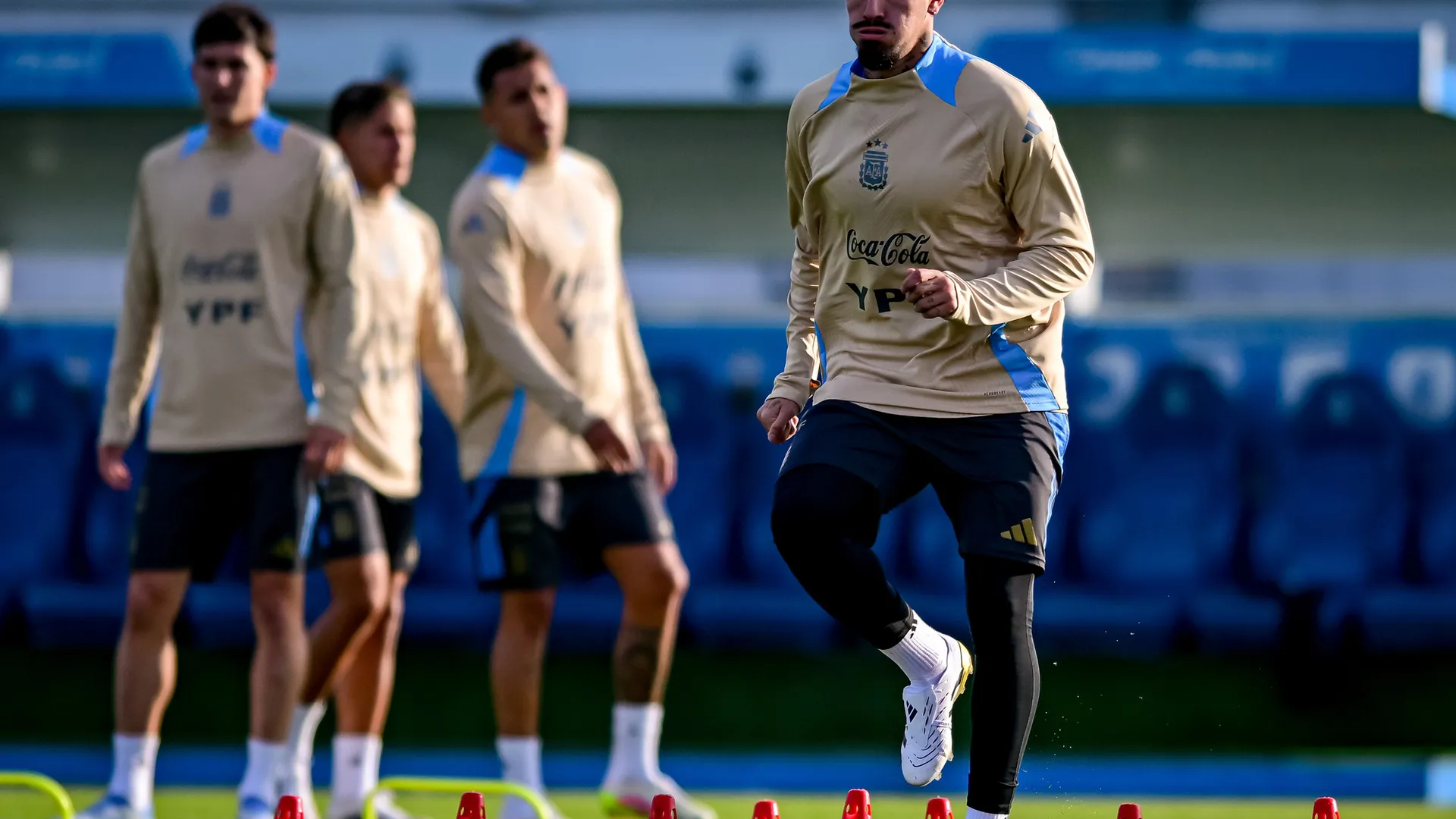 Rayados cambia de plan: descarta a Willer Ditta y apunta a un refuerzo que quiere Cruz Azul