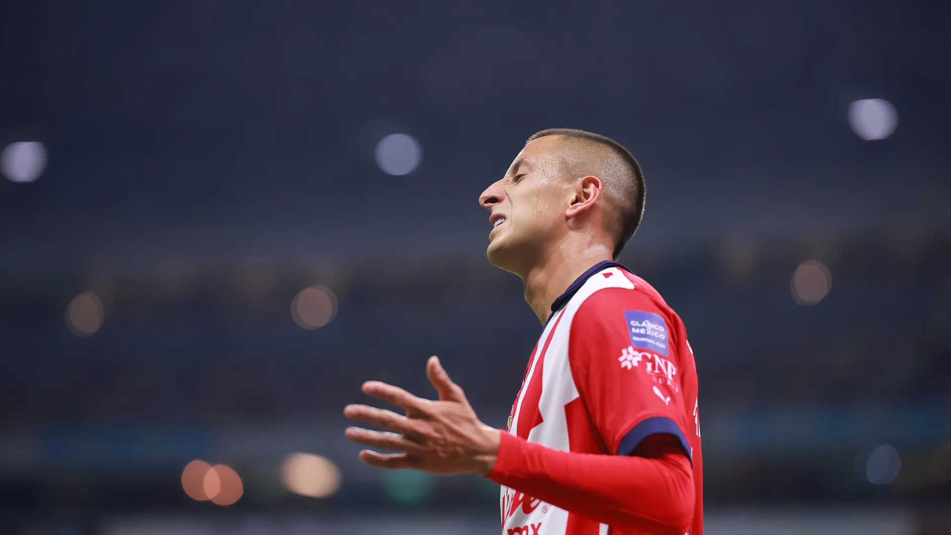¿Vuelve a Cruz Azul? Roberto Alvarado se iría de Chivas a otro club de la Liga MX