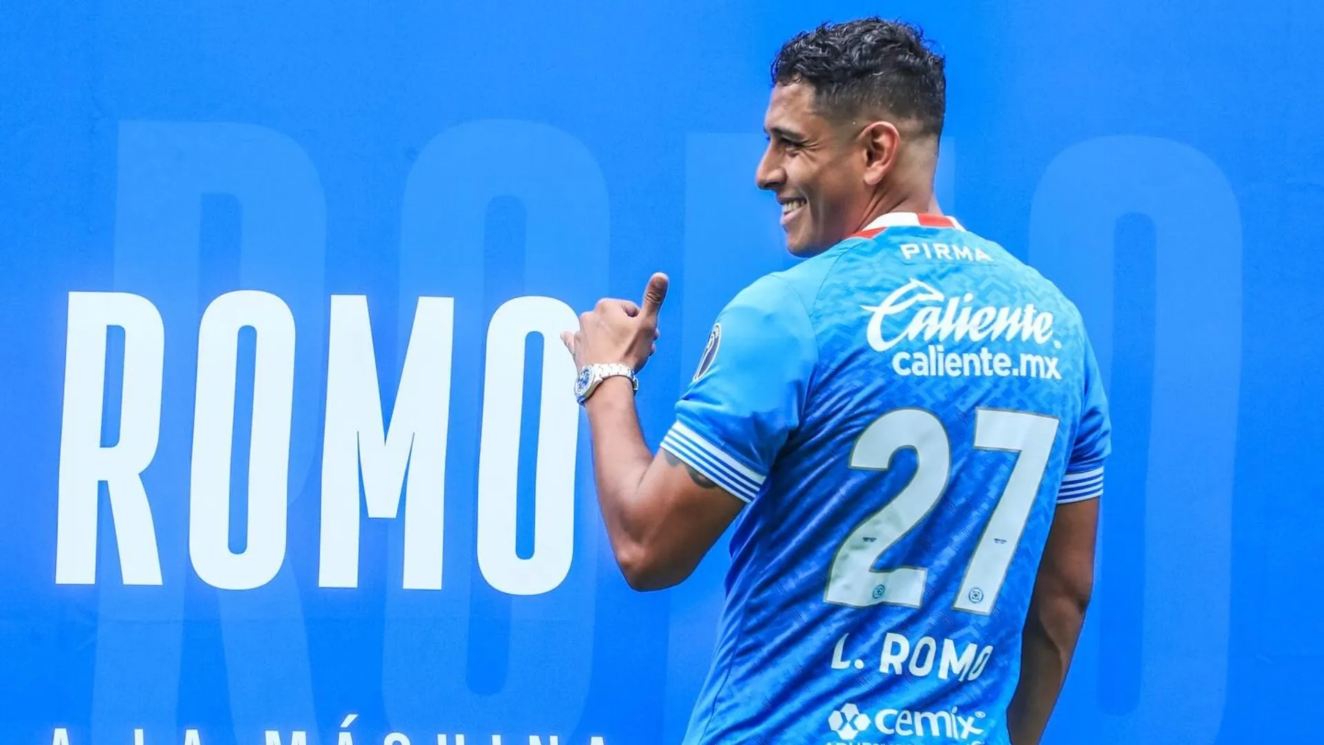 Las posiciones en las que puede jugar Luis Romo en el Cruz Azul de Martín Anselmi