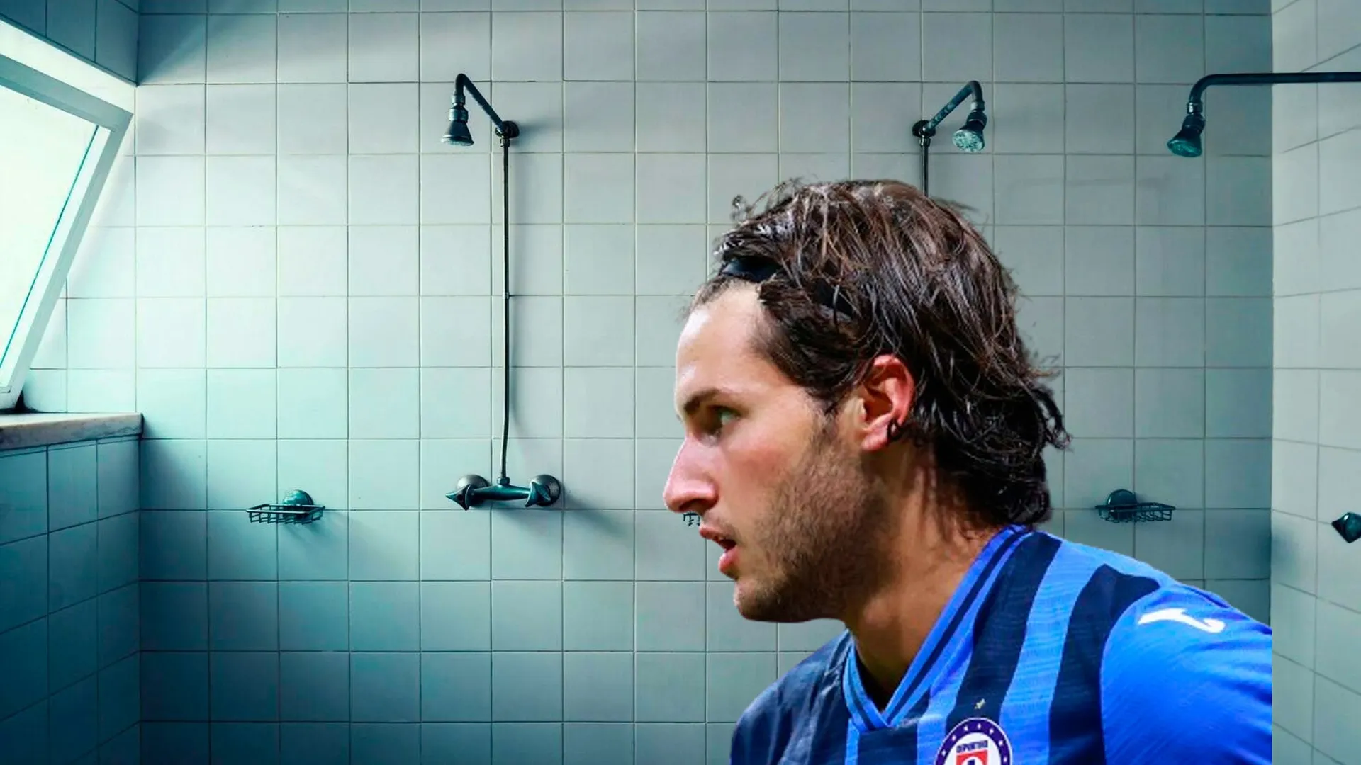Santiago Giménez no paraba de ver a Igor Lichnovsky mientras estaban en las duchas: esta es la razón