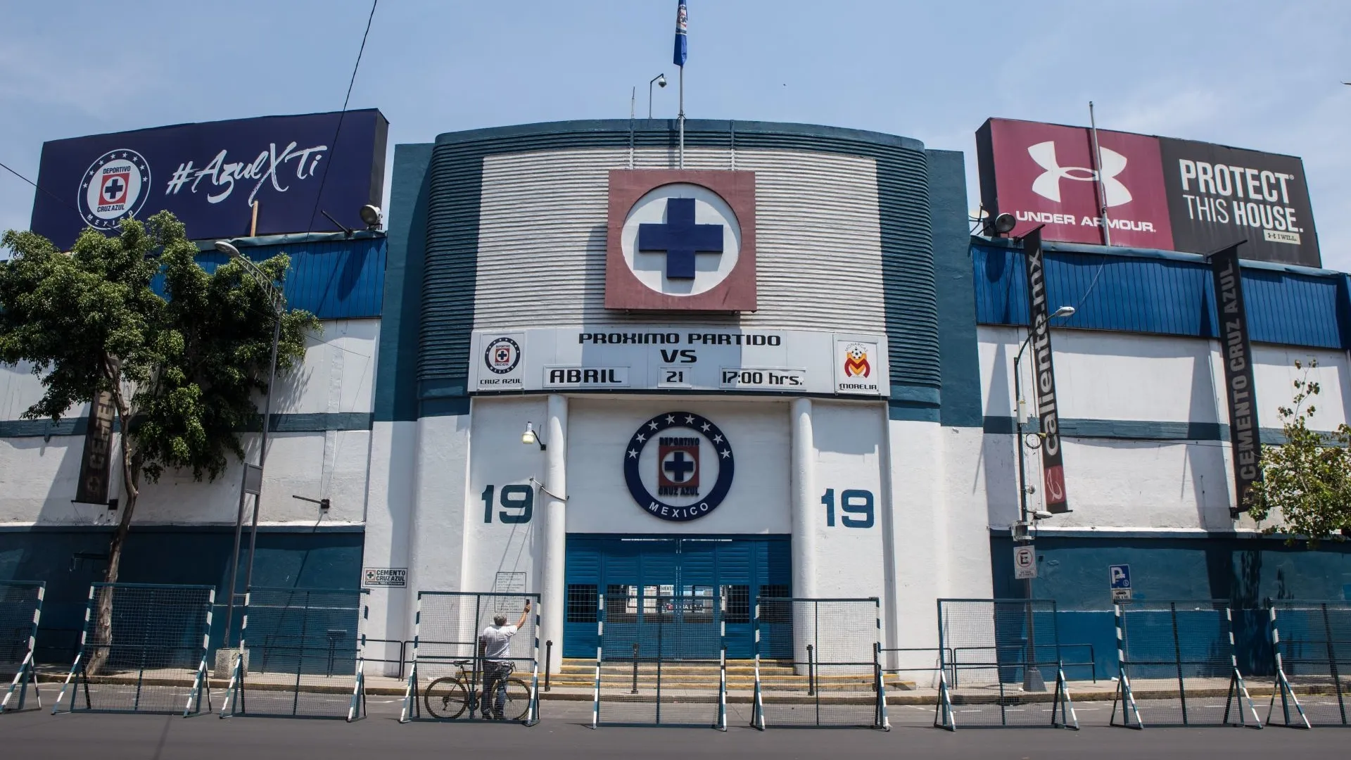 Ex goleador de Cruz Azul fue hospitalizado.