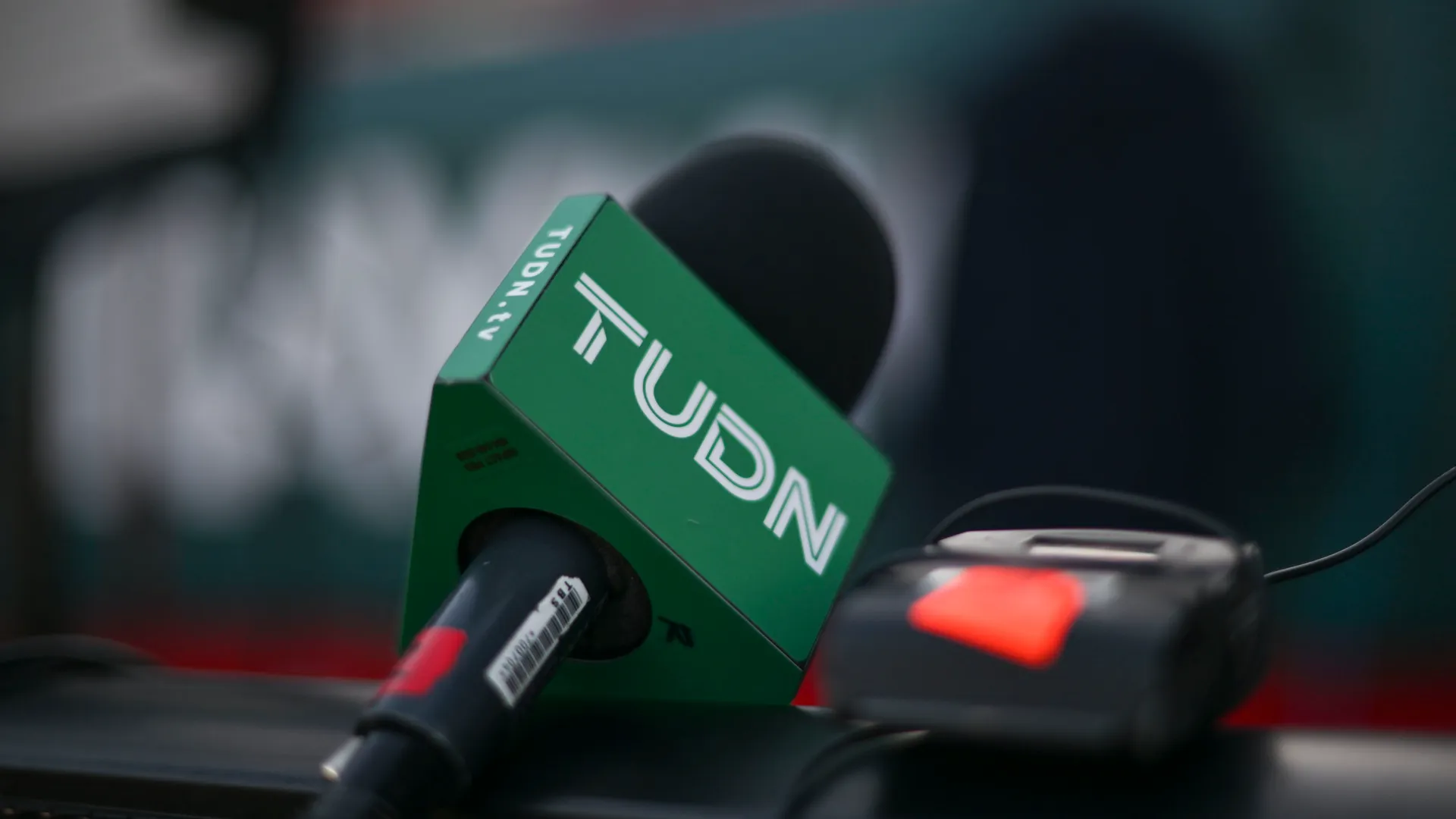 TUDN continúa con movimientos.