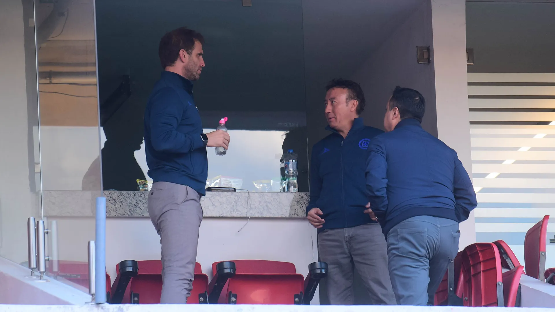 ¿Qué se dijo de Carlos Vela en la reunión entre Iván Alonso y Víctor Velázquez?