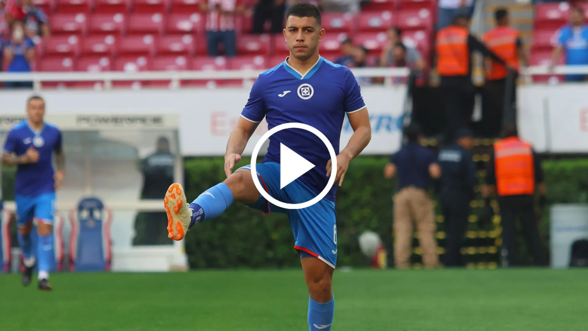 VIDEO | Erik Lira responde a la no convocatoria de Diego Cocca con un auténtico golazo