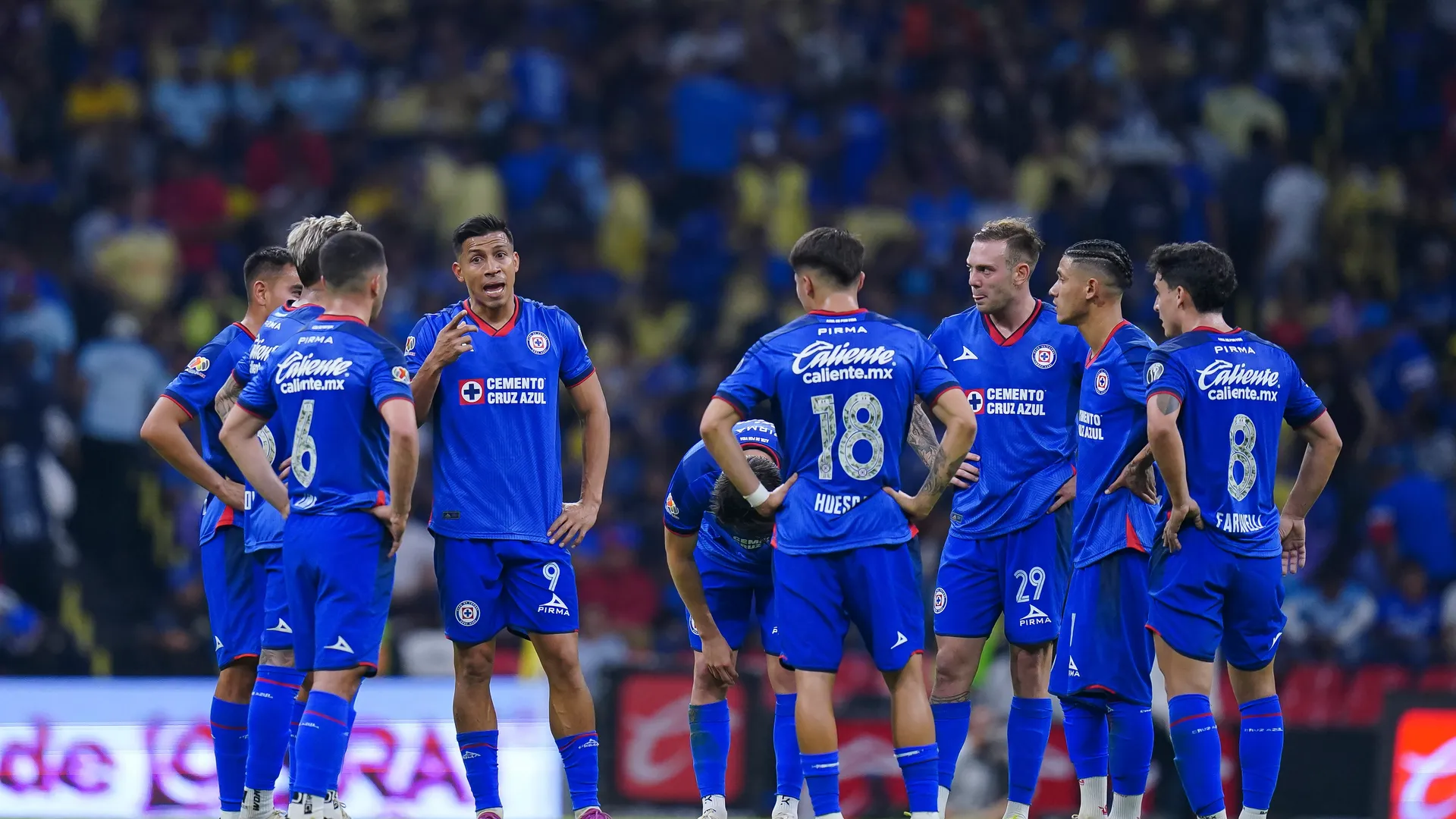 Afición de Cruz Azul se expresó tras el Clásico Joven.