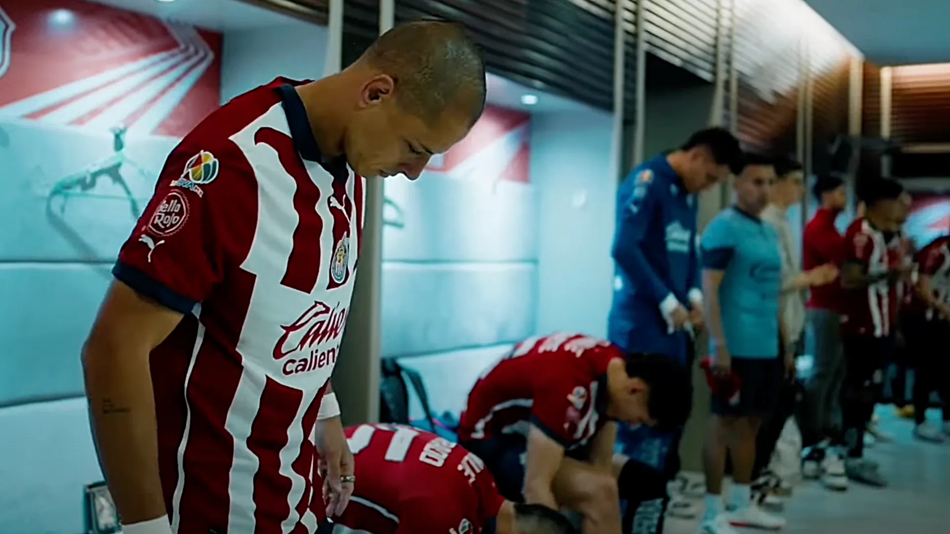 Chicharito Hernández no viajó con el plantel de Chivas para el duelo vs. Cruz Azul