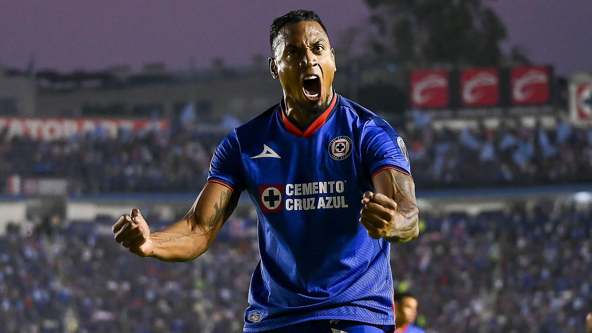 Mhoni Vidente predice al campeón de la Liga MX y se ilusiona Cruz Azul