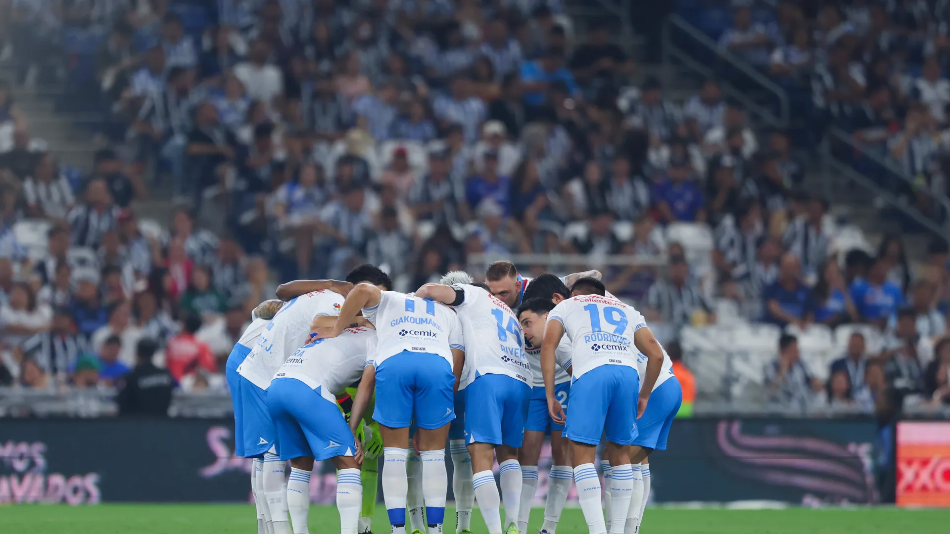 La lista de Cruz Azul, con los nombres esperados y algunas ausencias.