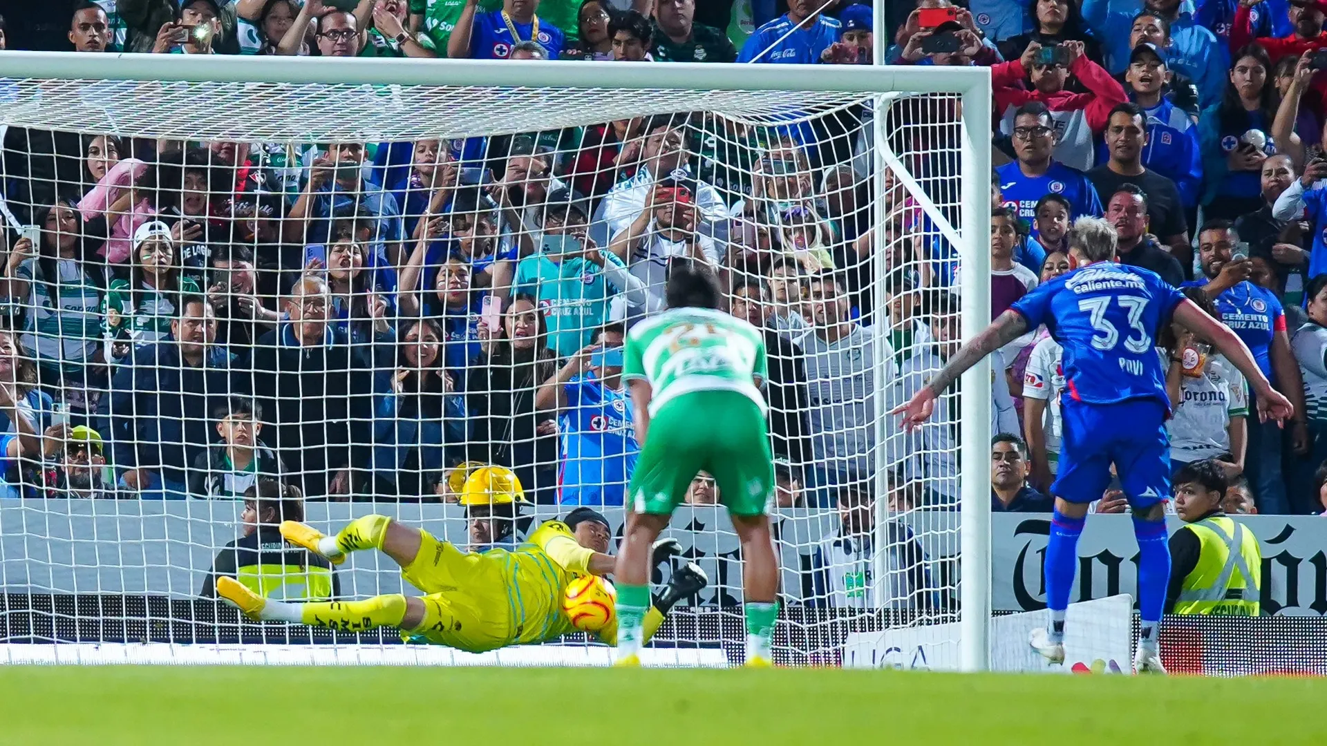 ¡Una muralla! La Liga MX destaca dato de Carlos Acevedo, némesis de Cruz Azul
