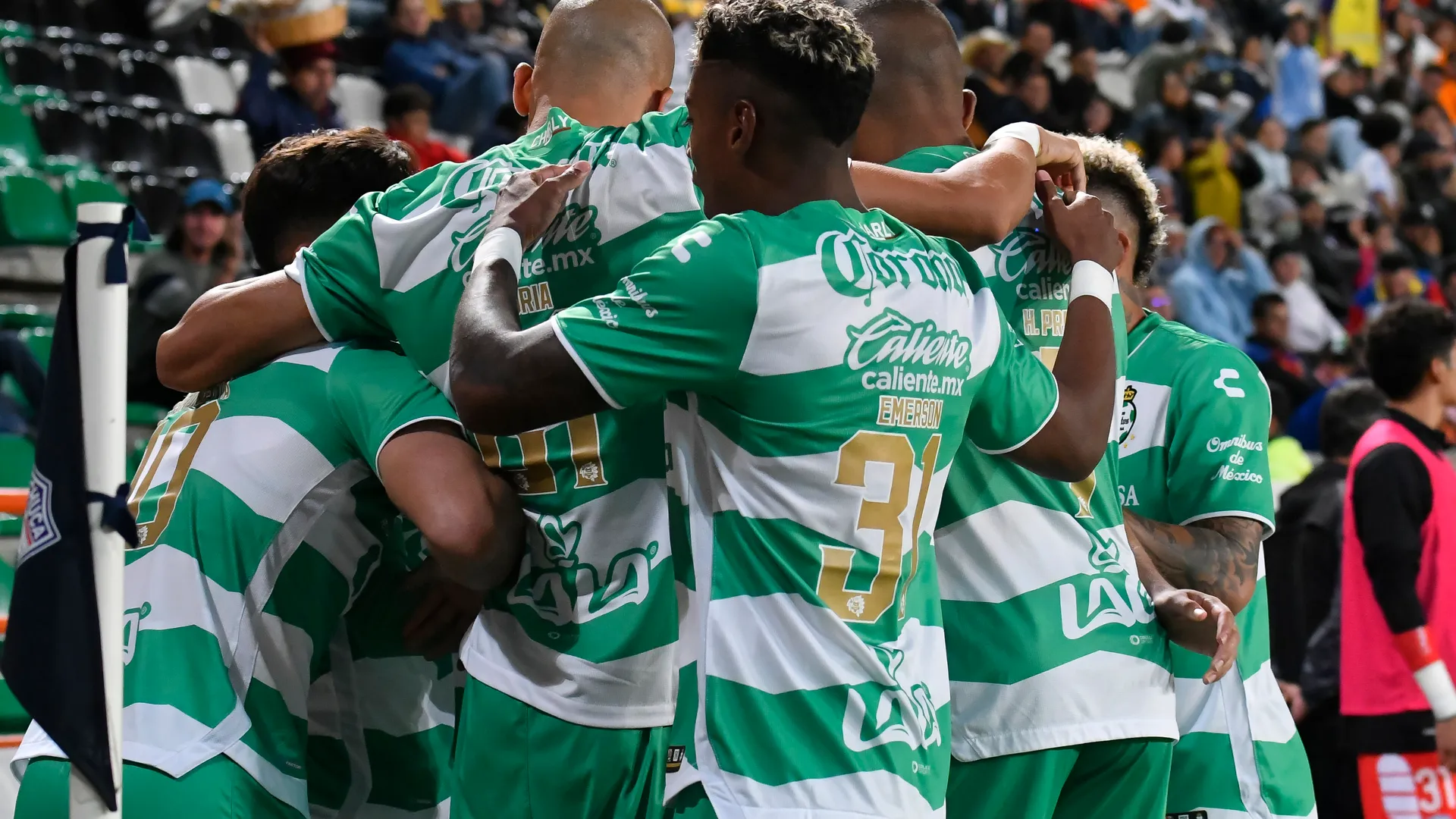 Santos y Cruz Azul chocan en torreón por la jornada 11.