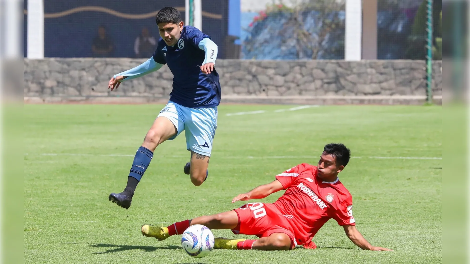 ¡BUENAS NOTICIAS! Tras siete meses, Carlos Vargas está de vuelta con Cruz Azul