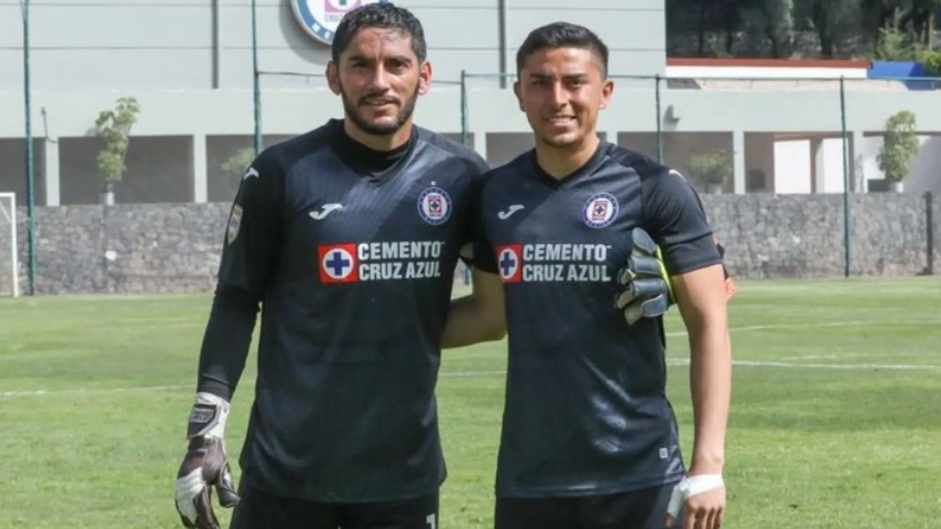 Extraoficial: Hijo de Chuy Corona, quedaría fuera de Cruz Azul